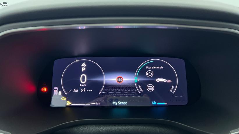 Aperçu du véhicule : E-Tech full hybrid 145 Techno Gris métallique avec 1000€ d'équipements inclus