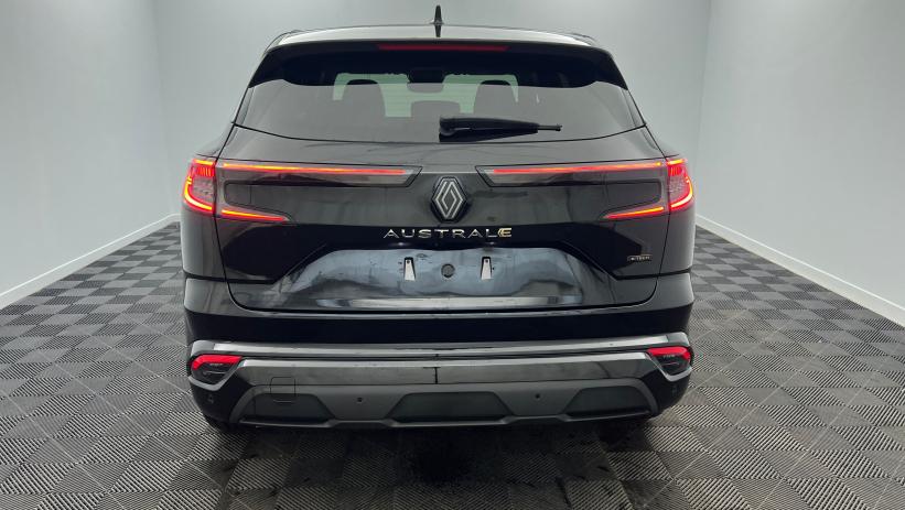 Aperçu du véhicule : E-Tech full hybrid 200 Techno Noir Etoilé avec 1600€ d'équipements inclus