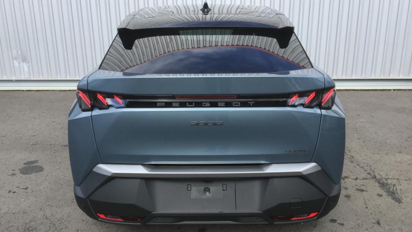 Aperçu du véhicule : 3008 Hybrid 136 e-DCS6 GT