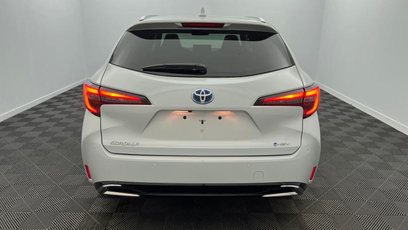 Aperçu du véhicule : Hybride 178ch Design Gris Dynamic avec 2250€ d'équipements inclus