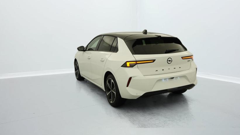 Aperçu du véhicule : 1.2 Turbo Hybride 136 ch e-DCT6 GS