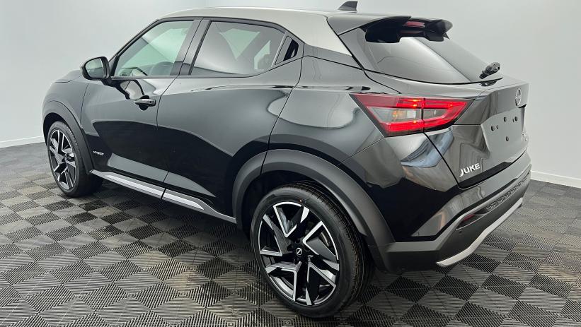 Aperçu du véhicule : HYBRID 143 N-Connecta Noir Kuro - toit Gris Perle avec 2500€ d'équipements inclus