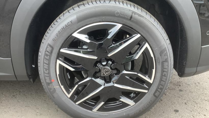 Aperçu du véhicule : 3008 Hybrid 145 e-DCS6 GT