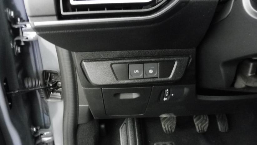 Aperçu du véhicule : 1.0 ECO-G 100CH EXPRESSION 7 PLACES -24