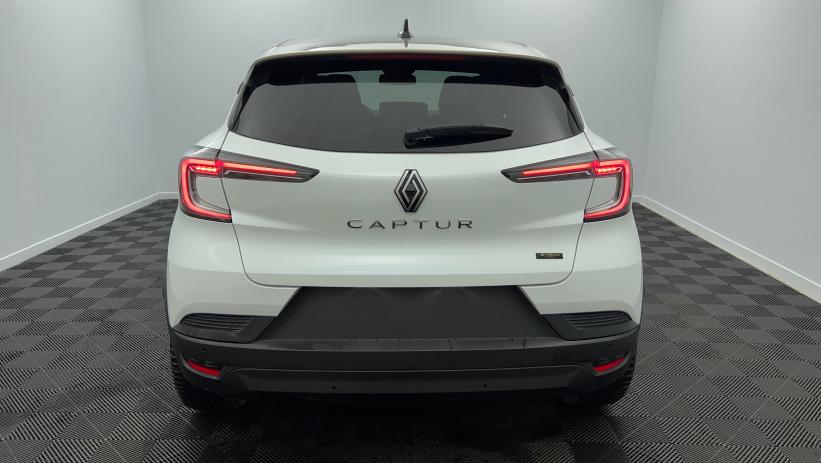 Aperçu du véhicule : Nouveau E-Tech full hybrid 145 Techno Blanc nacré - toit grège perle avec 3950€ d'équipements inclus