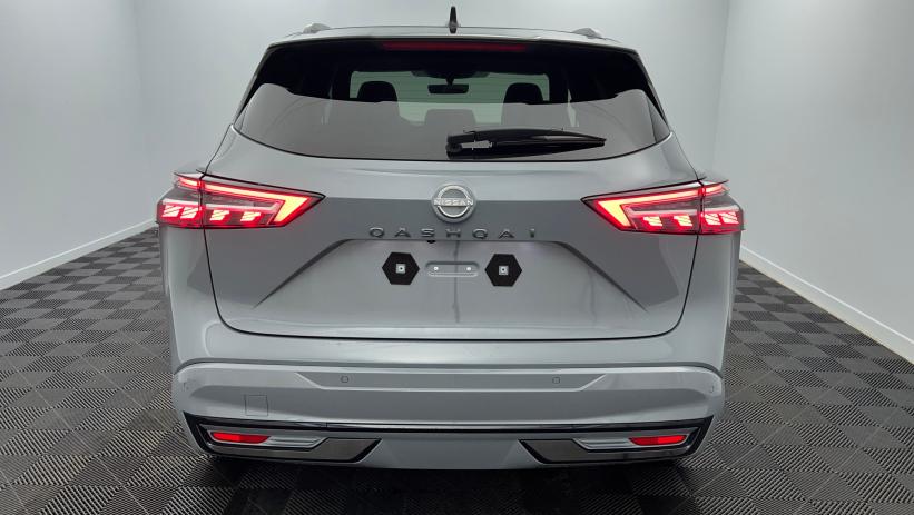 Aperçu du véhicule : Nouveau Mild Hybrid 158 ch Xtronic N-Design Gris Argile Toit Noir avec 2550€ d'équipements inclus