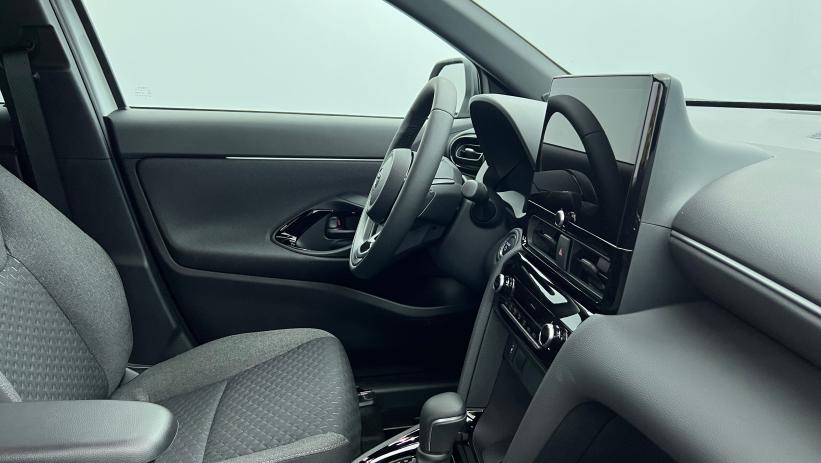 Aperçu du véhicule : Hybride 130ch 2WD Design Blanc Lunaire nacré avec 2300€ d'équipements inclus
