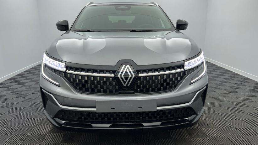 Aperçu du véhicule : E-Tech full hybrid 200 Techno Gris Schiste - Toit Noir Etoilé avec 3000€ d'équipements inclus