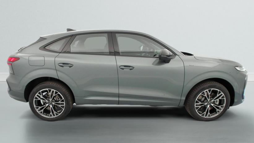 Aperçu du véhicule : E-HYBRID 272 CH S TRONIC 6 S LINE