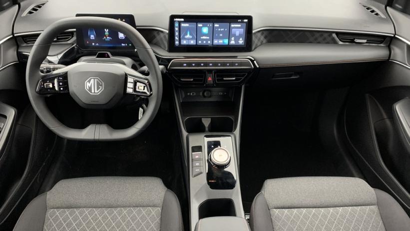 Aperçu du véhicule : 1.5 L Hybrid+ 195ch Standard