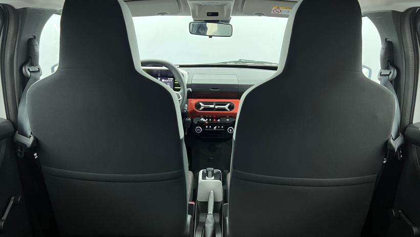 Aperçu du véhicule : 45 Expression Blanc Kaolin avec 260€ d'équipements inclus