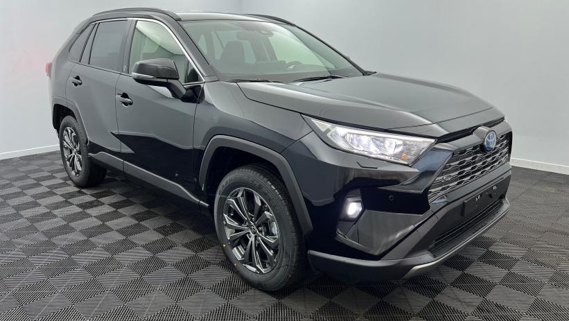 Aperçu du véhicule : Hybride 218 ch 2WD Dynamic Noir Attitude avec 3150€ d'équipements inclus
