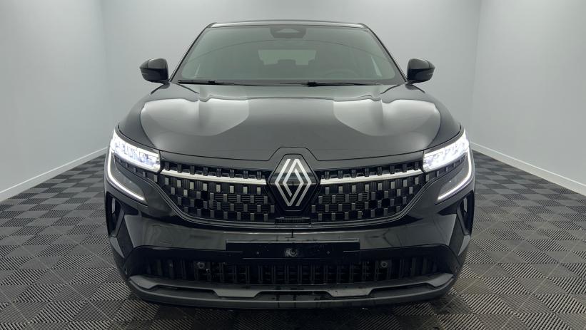 Aperçu du véhicule : E-Tech full hybrid 200 Techno Noir Etoilé avec 1600€ d'équipements inclus