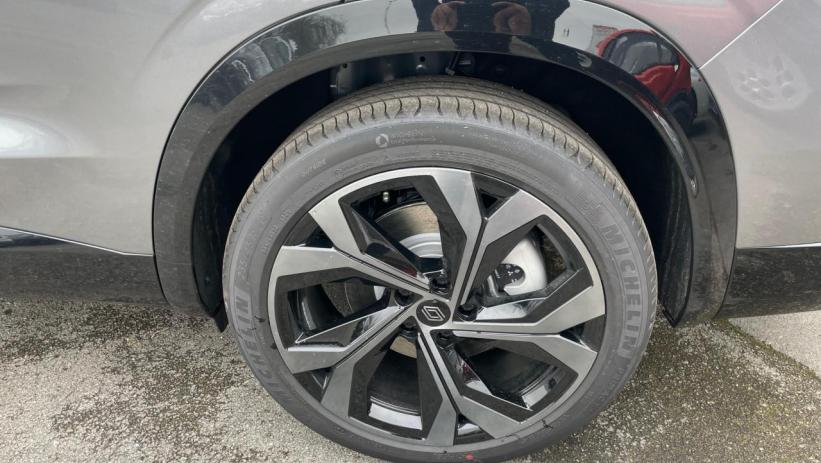 Aperçu du véhicule : ESPRIT ALPINE E-TECH FULL HYBRIDE 200CV BV CVT 7 PLACES + TOIT EN VERRE PANORAMIQUE + NEUF 0KM