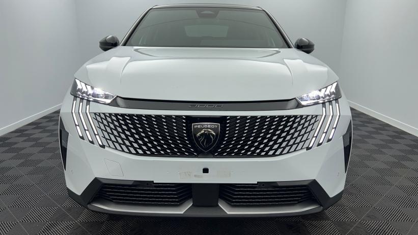 Aperçu du véhicule : Nouveau Hybrid 145 e-DCS6 GT Blanc Okénite avec 3650€ d'équipements inclus