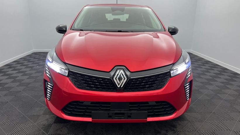 Aperçu du véhicule : Blue dCi 100 Evolution Rouge Flamme avec 2550€ d'équipements inclus