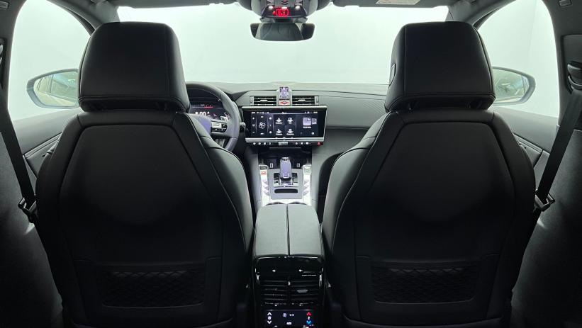 Aperçu du véhicule : BlueHDi 130 EAT8 Etoile Cristal Pearl avec 4950€ d'équipements inclus