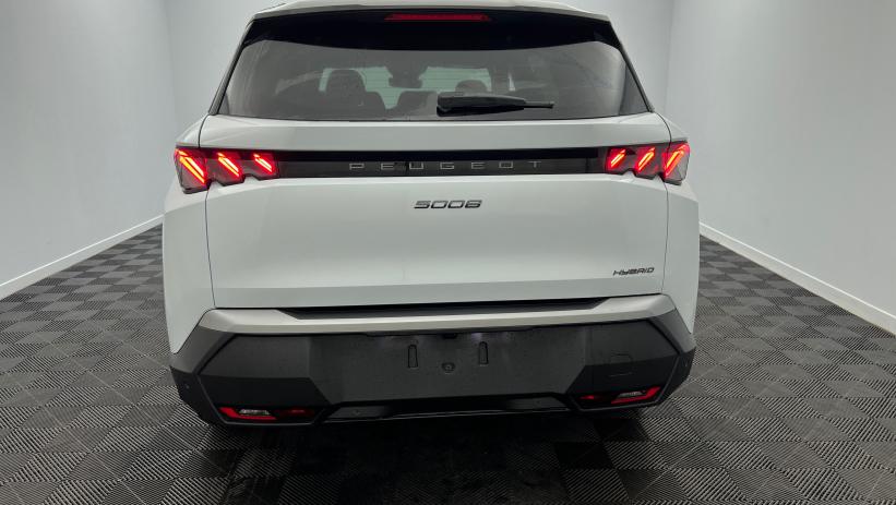 Aperçu du véhicule : Nouveau Hybrid 145 e-DCS6 GT Blanc Okénite avec 3750€ d'équipements inclus