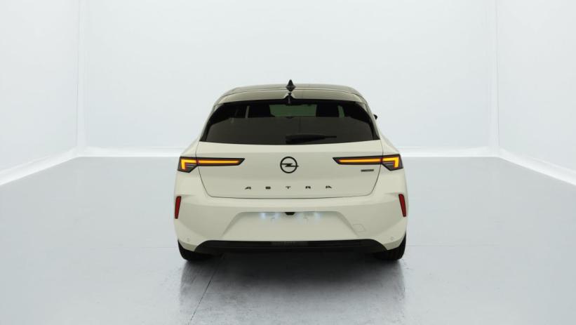 Aperçu du véhicule : 1.2 Turbo Hybride 136 ch e-DCT6 GS