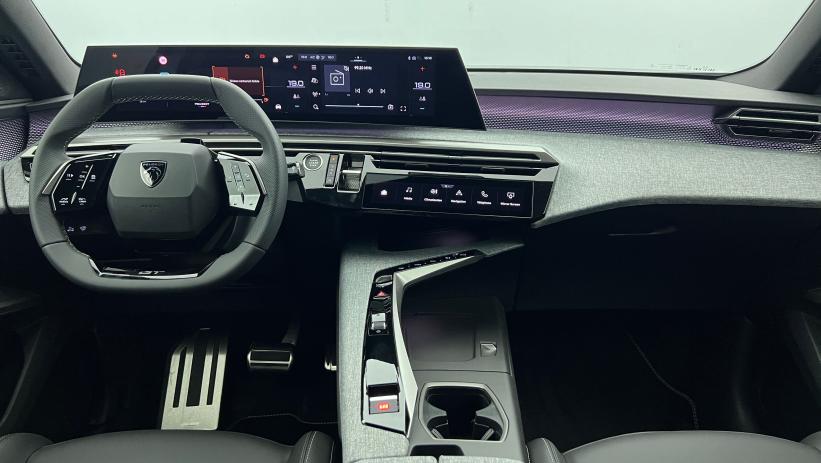 Aperçu du véhicule : Hybrid 145 e-DCS6 GT Blanc Okénite avec 5700€ d'équipements inclus