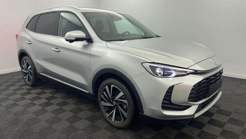 Aperçu du véhicule : 1.5 L Hybrid+ 197 ch Toit panoramique ouvrant Luxury Cosmic Silver avec 650€ d'équipements inclus