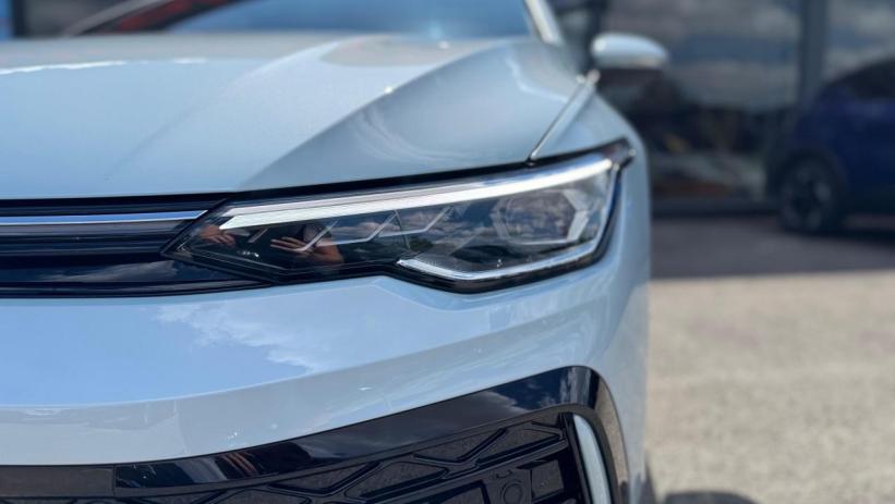 Aperçu du véhicule : R-LINE 2.0 TDI 150CV DSG7 + TOIT PANORAMIQUE + JA18 YORK + PACK HIVER + NEUF 0KM