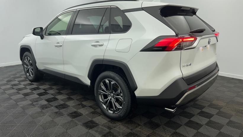 Aperçu du véhicule : Hybride 218 ch 2WD Dynamic Blanc Lunaire Nacré avec 3100€ d'équipements inclus