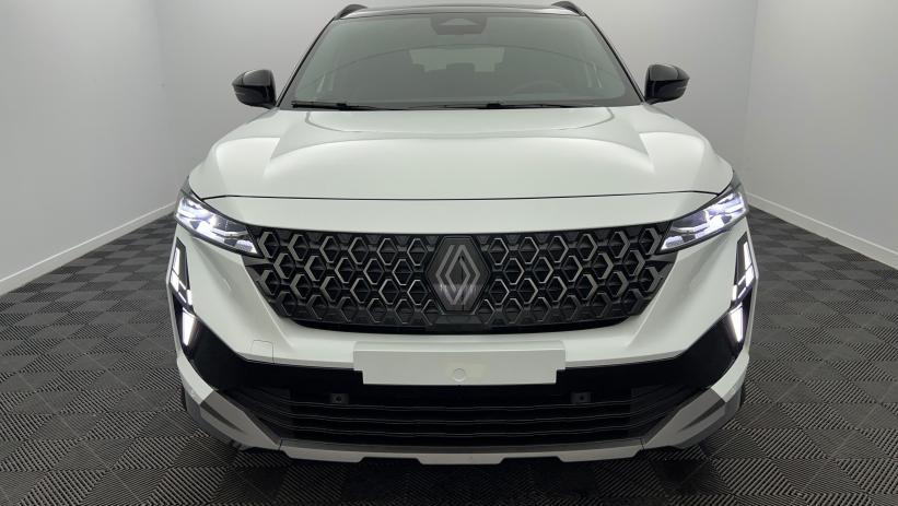 Aperçu du véhicule : full hybrid E-Tech 200 ch Esprit Alpine Blanc Nacré - Toit Noir Etoilé avec 3450€ d'équipements inclus
