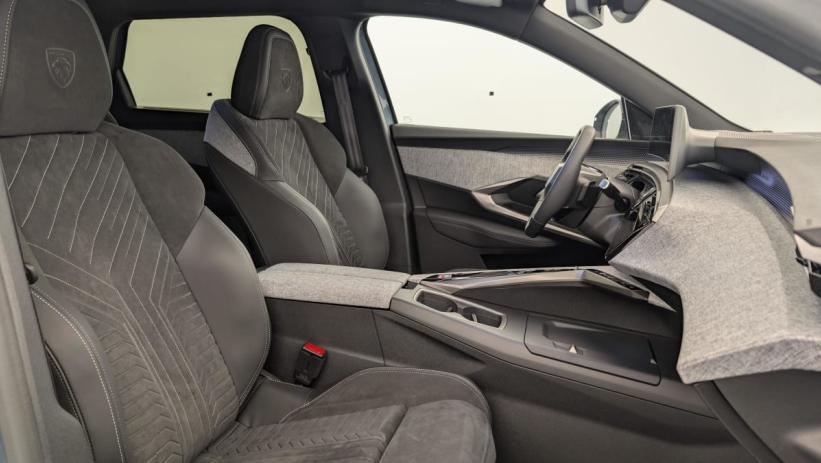 Aperçu du véhicule : HYBRID 145CH E-DCS6 GT