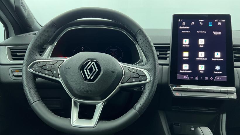 Aperçu du véhicule : Nouveau E-Tech full hybrid 145 Techno Blanc nacré - toit grège perle avec 3950€ d'équipements inclus