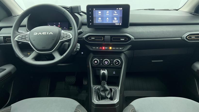 Aperçu du véhicule : Hybrid 140 7 places Extreme Kaki Lichen avec 2000€ d'équipements inclus