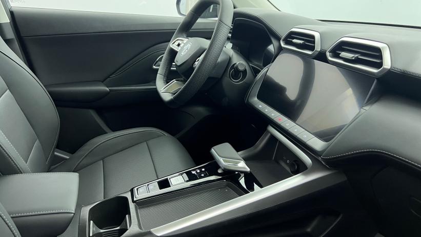 Aperçu du véhicule : 1.5 L Hybrid+ 197 ch Toit panoramique ouvrant Luxury Camden Grey avec 650€ d'équipements inclus