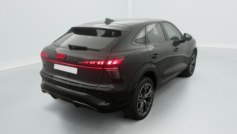 Aperçu du véhicule : E-HYBRID 272 CH S TRONIC 6 S LINE