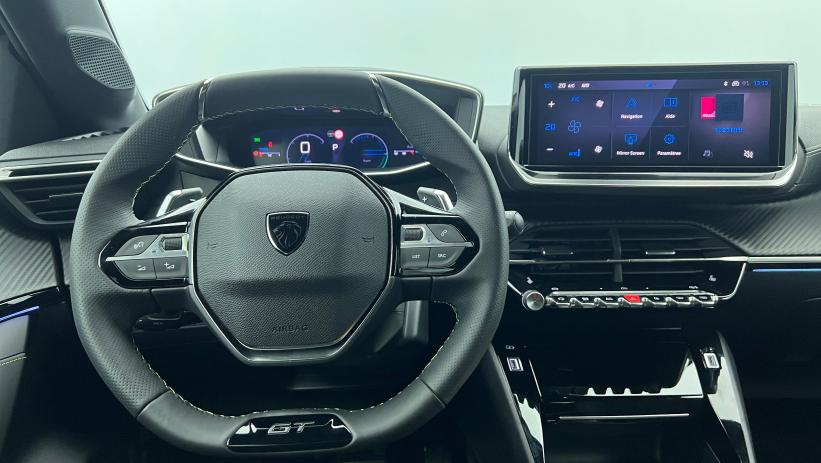 Aperçu du véhicule : Nouvelle Hybrid 145 e-DCS6 GT Noir Perla Nera avec 3750€ d'équipements inclus