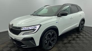 Aperçu du véhicule : E-Tech full hybrid 200 Techno esprit Alpine Blanc Nacré Toit Noir Etoilé avec 2400€ d'équipements inclus