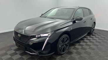 Aperçu du véhicule : BlueHDi 130ch S&S EAT8 GT Noir Perla Nera avec 2350€ d'équipements inclus